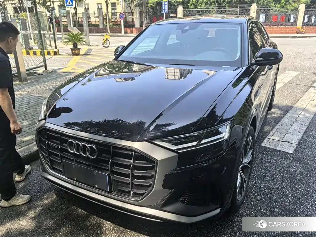 Audi Q8 2020 Черный из Китая, фото 4