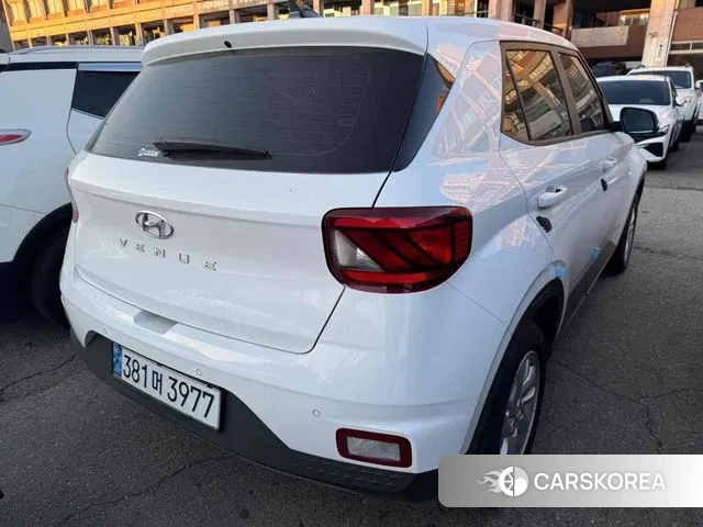 Hyundai Venue 2024 Белый из Кореи, фото 5