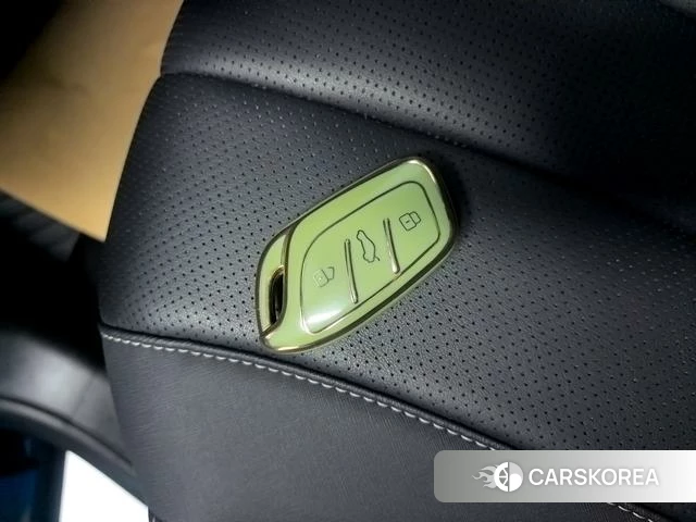 Roewe RX5 MAX id 4222321 из Китая 14