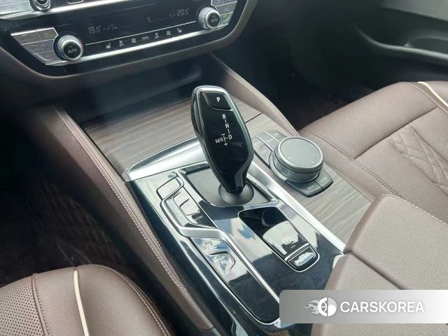 BMW 5 series PHEV id 4358918 из Китая 8