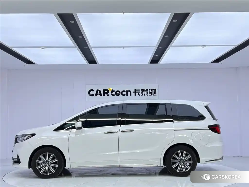 Honda Odyssey id 4599687 из Китая 19