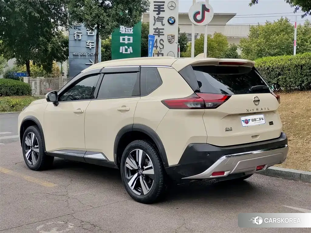 Nissan X-Trail 2022 Yellow/orange из Китая, фото 4
