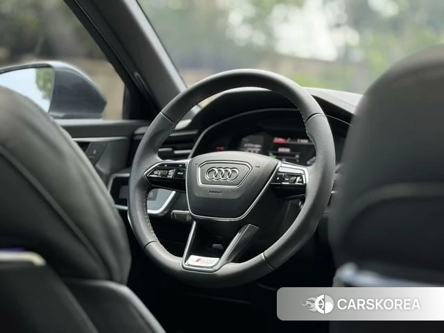 Audi A6L id 4278735 из Китая 10