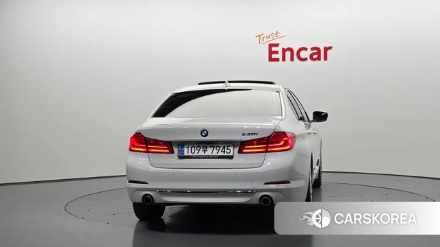 BMW 5 Series (G30) id 3885424 из Кореи 14