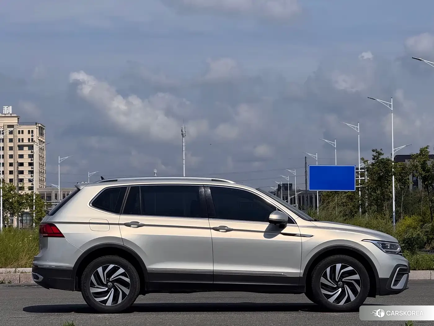 Volkswagen Tiguan L id 4669294 из Китая 18
