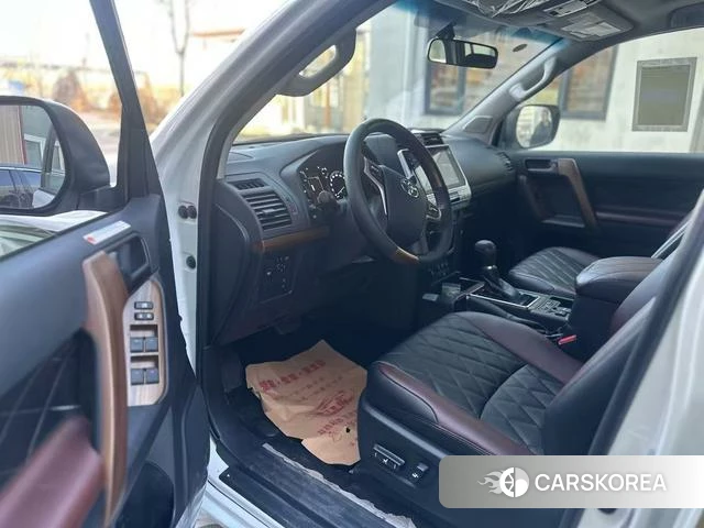 Toyota Prado (imported) 2023 Белый из Китая, фото 4