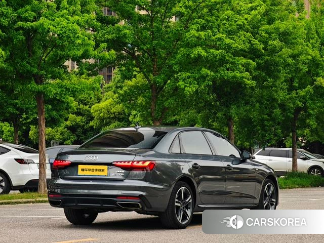 Audi A4L 2022 Темно-серый из Китая, фото 5