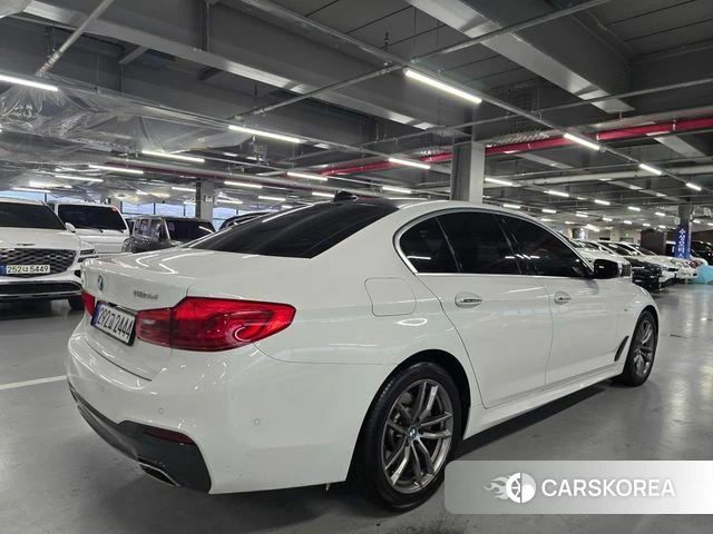 BMW 5 Series (G30) id 4351346 из Кореи 14