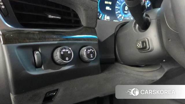 Cadillac Escalade id 4688977 из Кореи 35