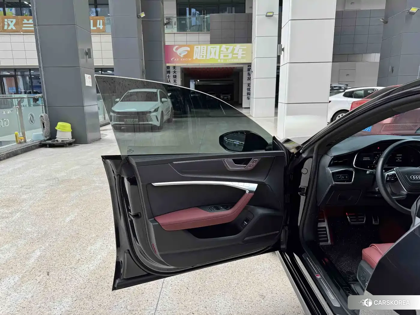 Audi A7L id 4538842 из Китая 35