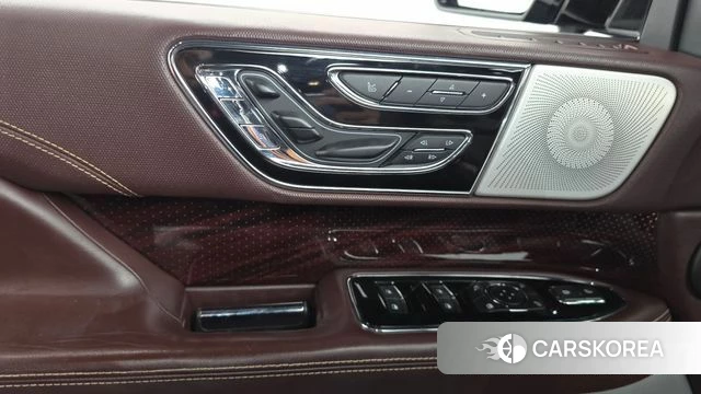Lincoln Navigator 4th generation id 4284563 из Кореи 35