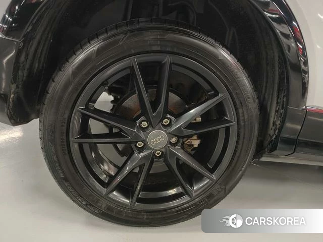 Audi Q2L id 4314471 из Китая 35