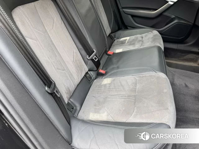 Audi A6L id 4259550 из Китая 36