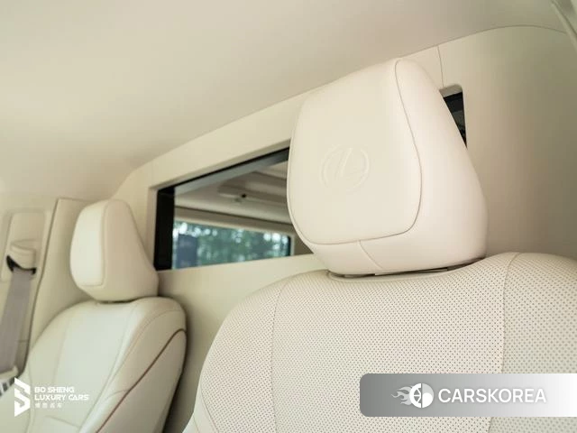 Lexus LM id 4273748 из Китая 36