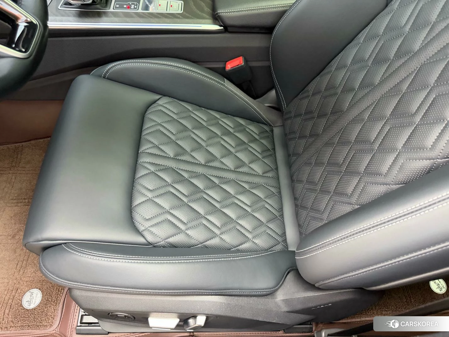 Audi A6L id 4473608 из Китая 36