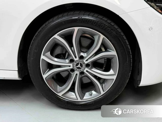 Mercedes-Benz E-class id 4264715 из Китая 36