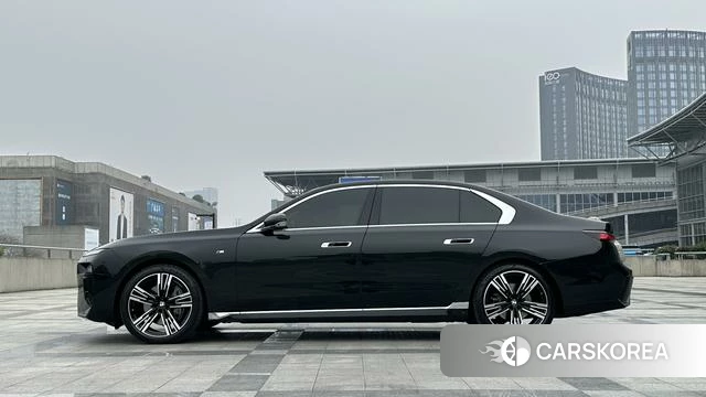 BMW 7 series id 4260552 из Китая 36