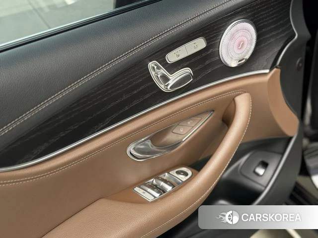 Mercedes-Benz E-class id 4260829 из Китая 36