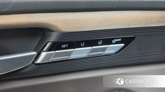 Genesis G90 id 4872992 из Кореи 36