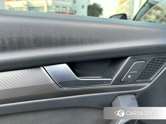 Audi Q5L Sportback id 4213168 из Китая 37