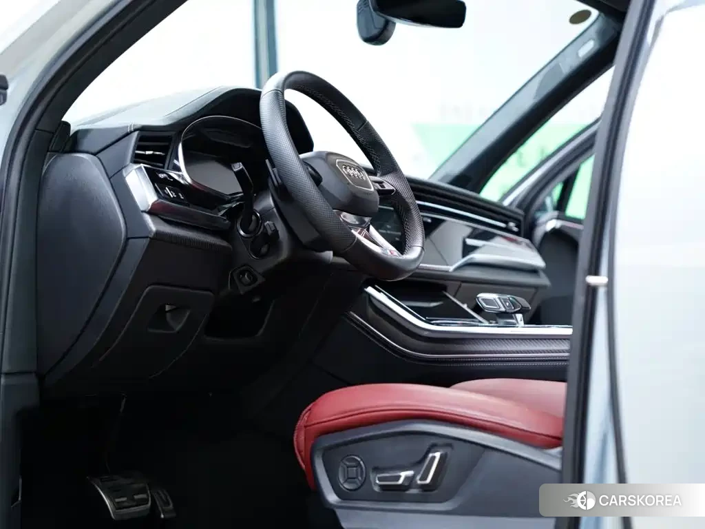 Audi SQ7 id 4601742 из Китая 37