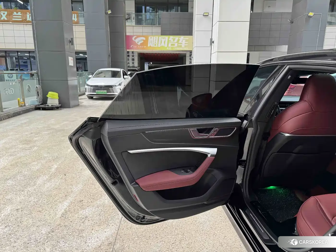 Audi A7L id 4538842 из Китая 37