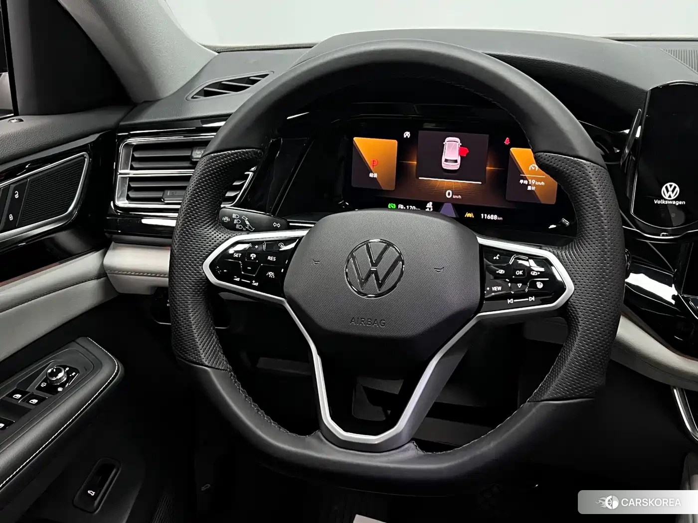 Volkswagen Touareg id 4644427 из Китая 38