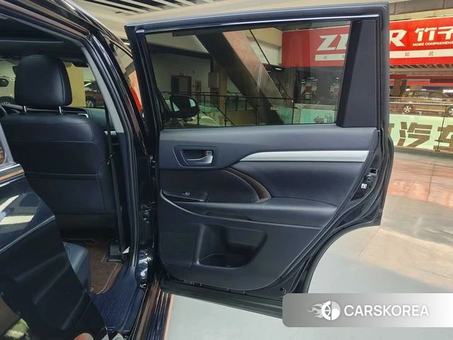 Toyota Highlander id 4261118 из Китая 38