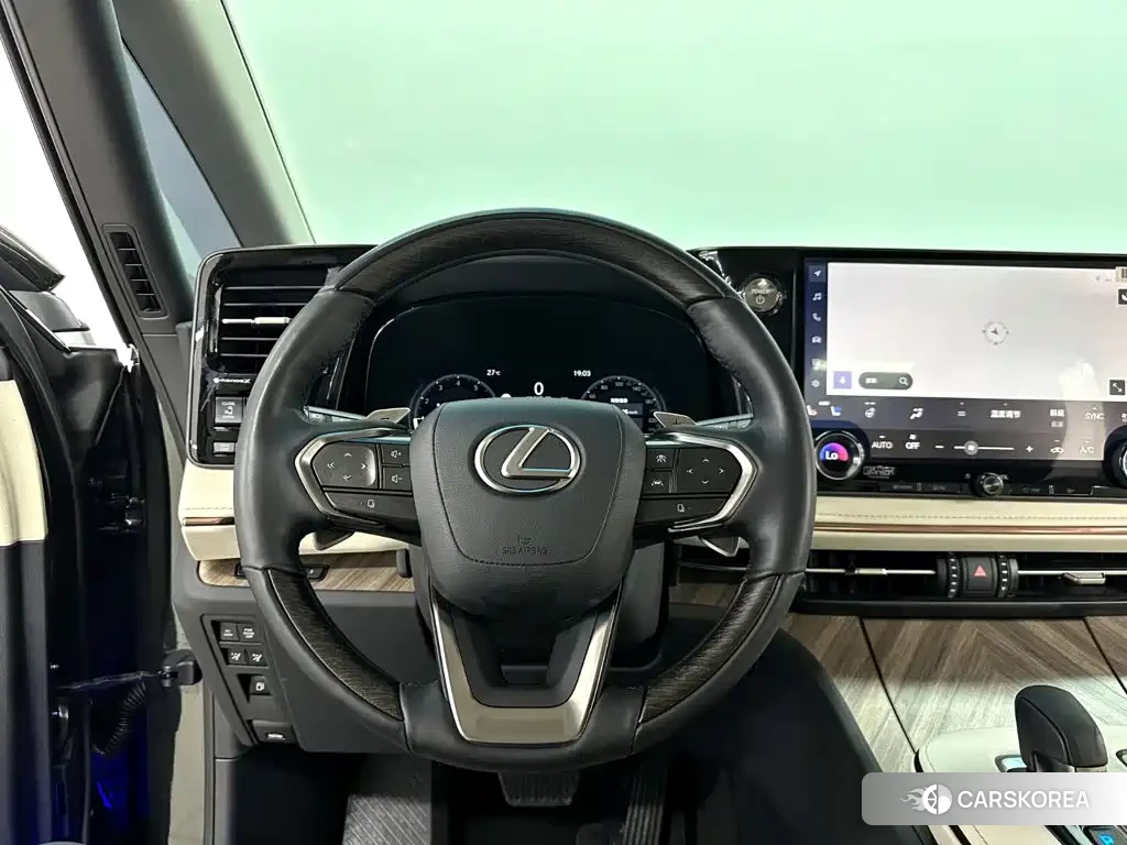 Lexus LM id 4654456 из Китая 38