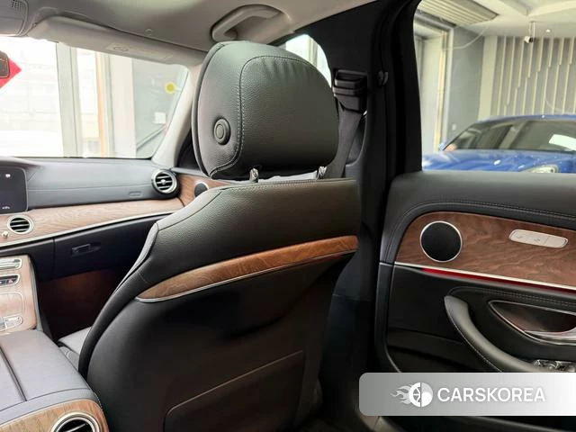 Mercedes-Benz E-class id 4258359 из Китая 39