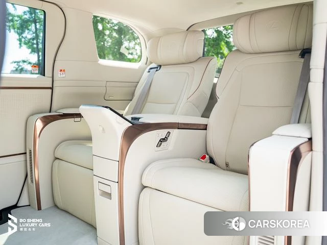 Lexus LM id 4273748 из Китая 39