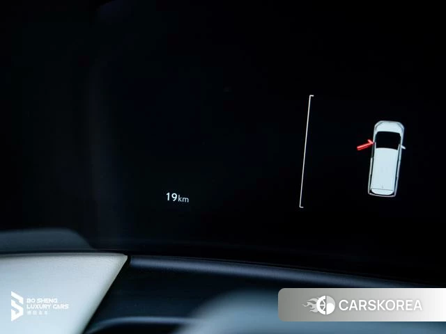 Lexus LM id 4273748 из Китая 40