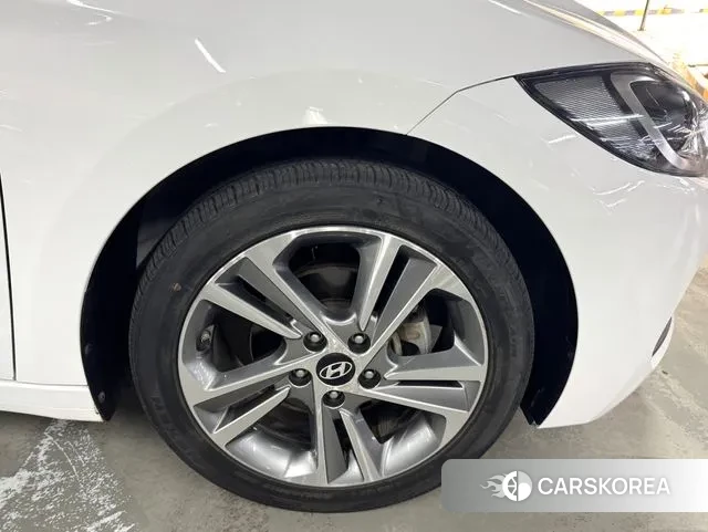 Hyundai Avante AD id 3357142 из Кореи 12