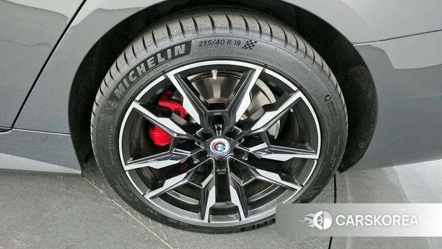 BMW i4 id 3858934 из Кореи 15