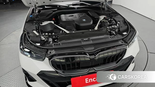 BMW 5 Series (G60) id 4570934 из Кореи 29