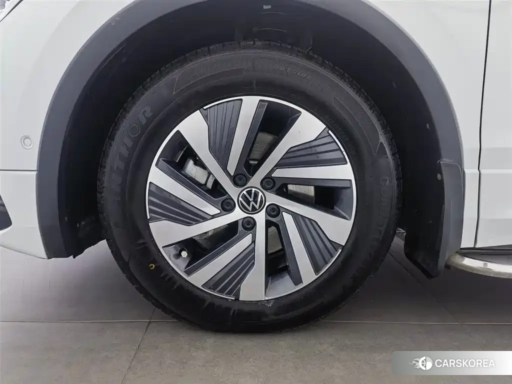 Volkswagen Tiguan L id 4680467 из Китая 20