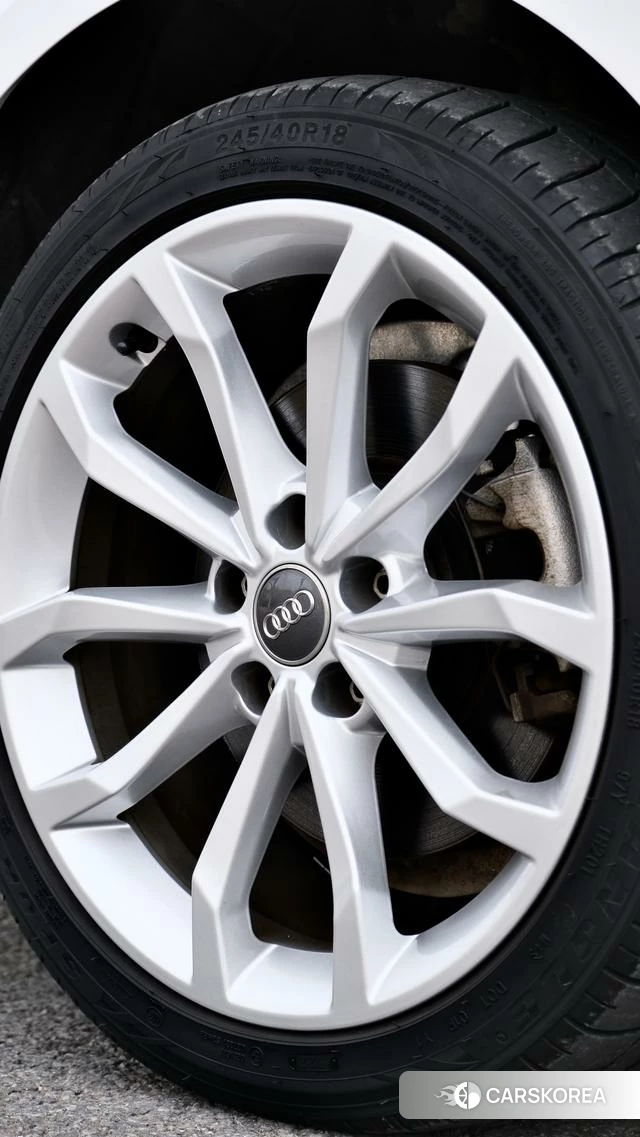 Audi A4L id 4212844 из Китая 9
