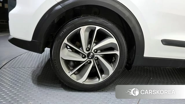 Kia Niro id 4180780 из Кореи 15