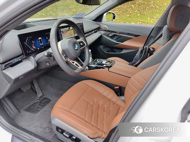 BMW 5 series 2025 Белый из Китая, фото 5