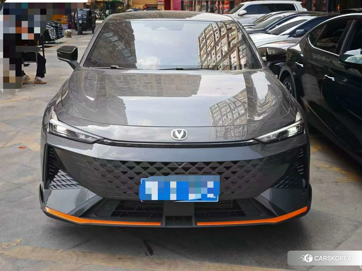 Chang'an UNI-V 2024 Темно-серый из Китая, фото 5