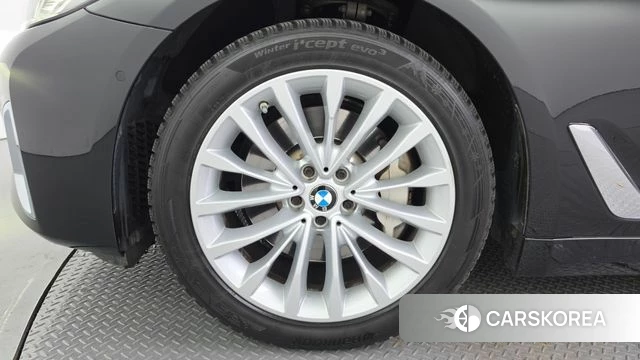 BMW 5 Series (G30) id 4906002 из Кореи 29