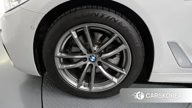 BMW 5 Series (G30) id 3417530 из Кореи 15