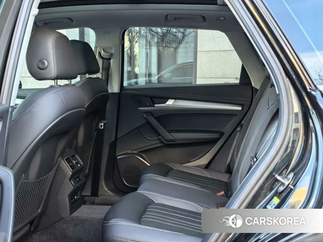 Audi Q5L 2022 Черный из Китая, фото 5
