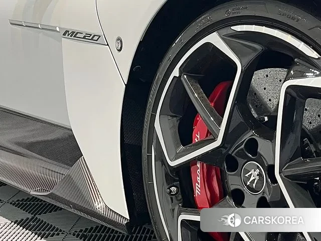 Maserati MC20 id 3577139 из Кореи 15