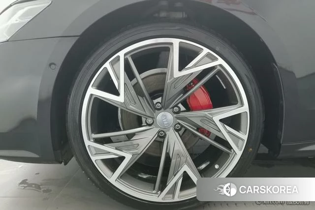 Audi A7L id 4272722 из Китая 19