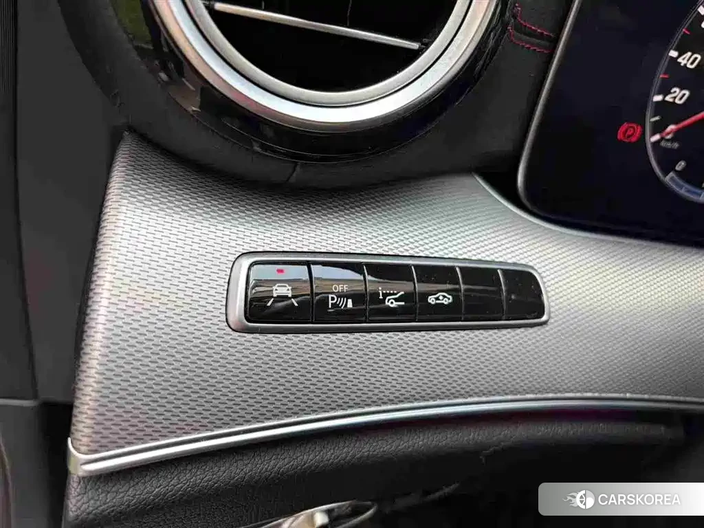 Mercedes-Benz E-class AMG id 4654609 из Китая 21