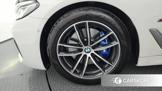 BMW 5 Series (G30) id 4529076 из Кореи 30