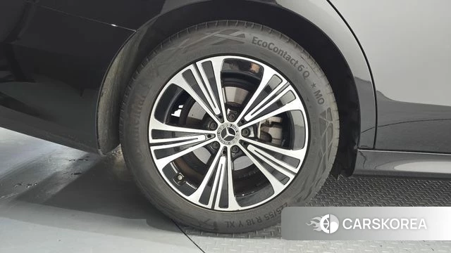 Mercedes-Benz E-Class W214 id 4612366 из Кореи 25