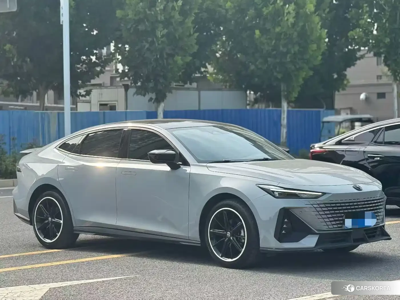 Chang'an UNI-V 2024 Silver/gray из Китая, фото 5