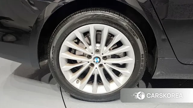 BMW 5 Series (G30) id 3380718 из Кореи 15